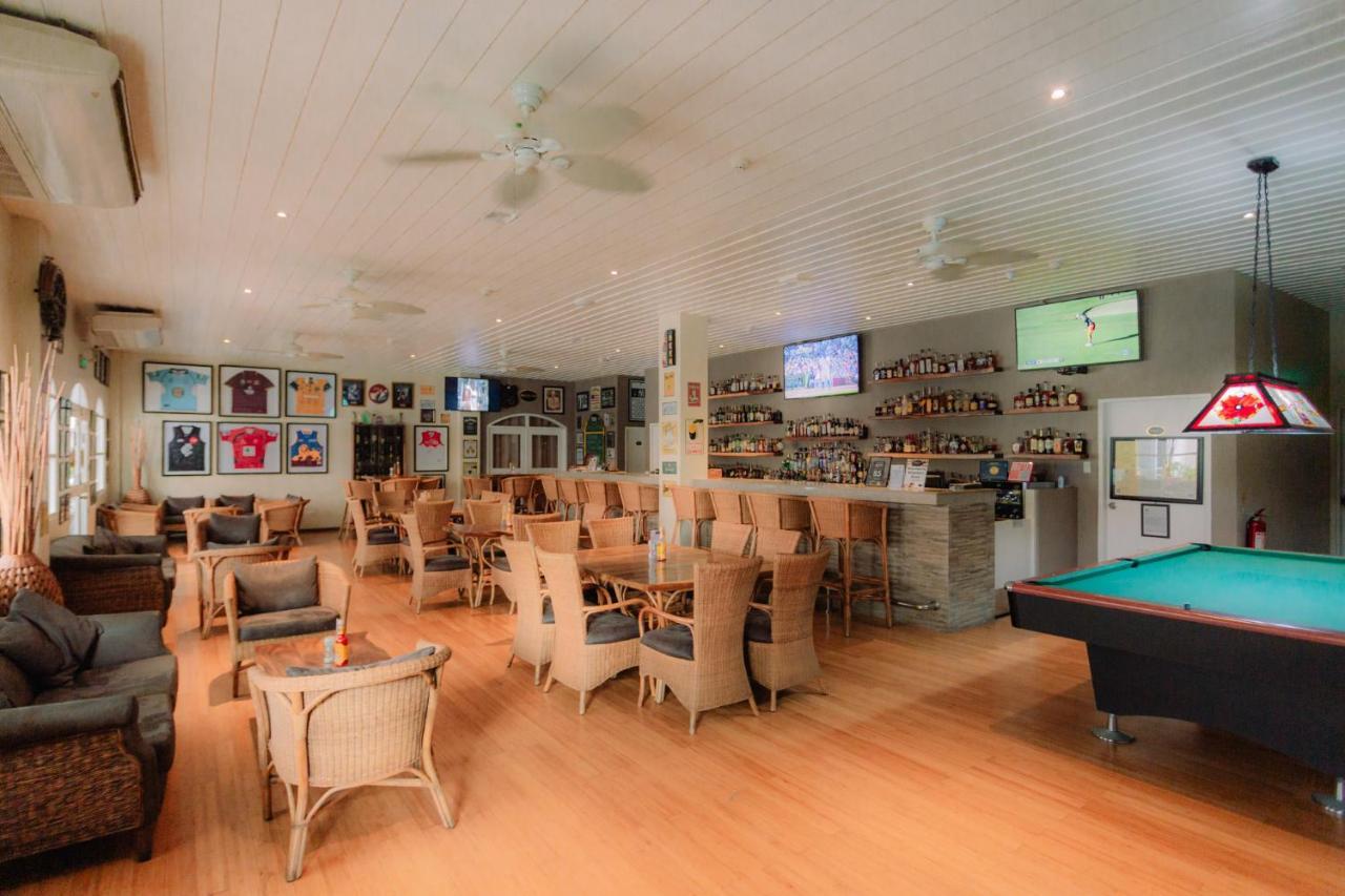 Kingsley'S Hotel And Gastro Pub Mabalacat Extérieur photo